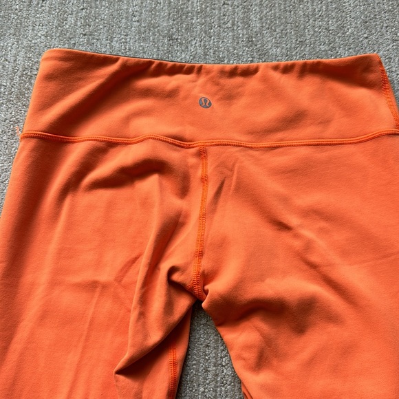 Lululemon Woman's Size 6 Orange/Gray Reversible Wunder Under Crop Leggings - Picture 6 of 9